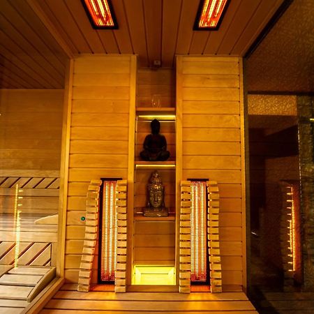 Hotel Villa Classica Pápa Zewnętrze zdjęcie