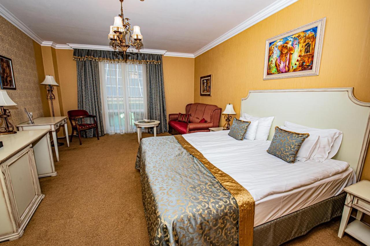 Hotel Villa Classica Pápa Zewnętrze zdjęcie