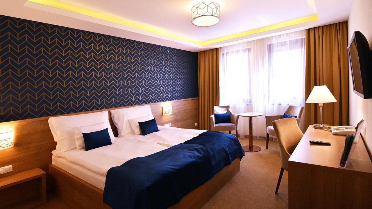 Hotel Villa Classica Pápa Zewnętrze zdjęcie