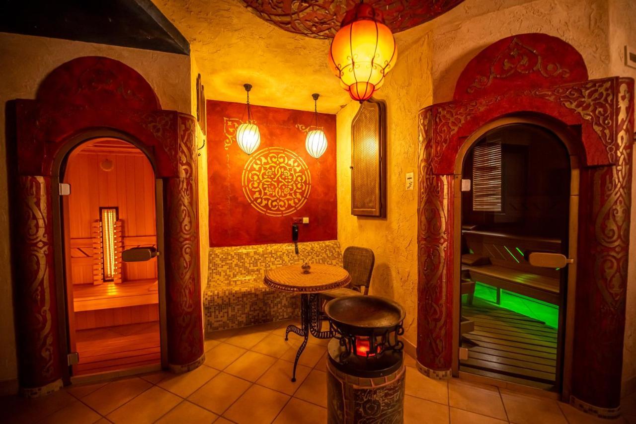 Hotel Villa Classica Pápa Zewnętrze zdjęcie