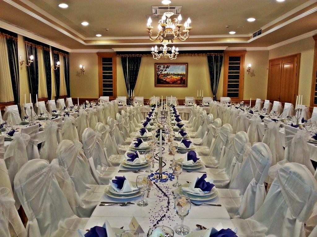 Hotel Villa Classica Pápa Zewnętrze zdjęcie