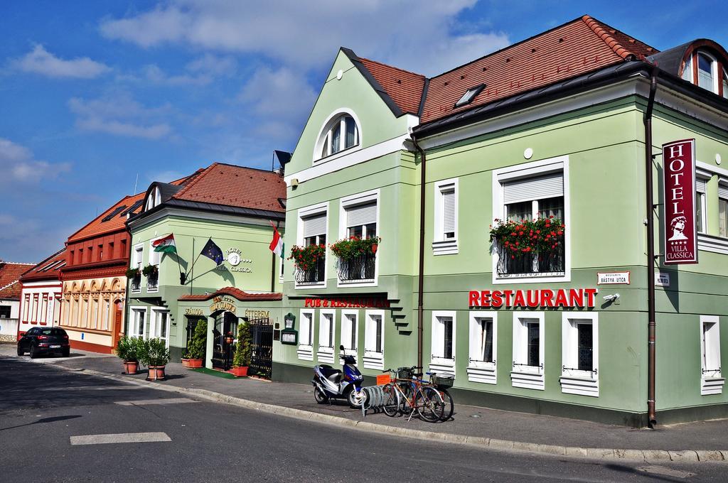 Hotel Villa Classica Pápa Zewnętrze zdjęcie